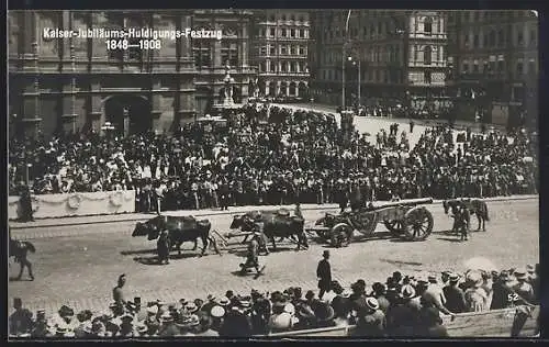 AK Wien, Kaiserhuldigung 12.6.1908, Artilleristen mit Geschütz u. Ochsengespann im Festzug