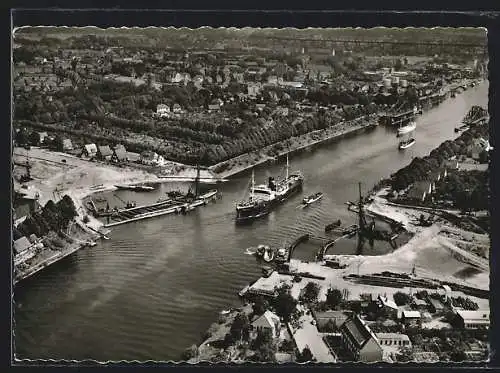 AK Rendsburg, Uferpartie mit Dampfer, Fliegeraufnahme