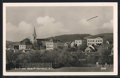 AK Hoch-Wolkersdorf, Ortspartie mit Blick zur Kirche