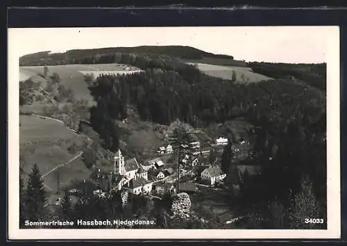 AK Hassbach /Niederdonau, Gesamtansicht mit Umgebung aus der Vogelschau