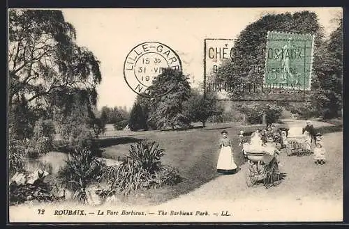 AK Roubaix, Le Parc Barbieux avec promeneurs et enfants en poussettes