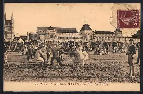 AK Malo-les-Bains, Le Jeu du Balai sur la plage animée