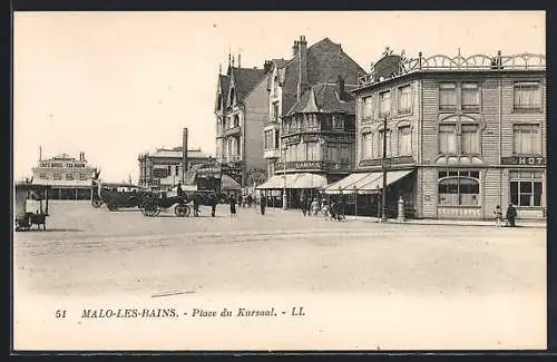 AK Malo-les-Bains, Place du Kursaal avec voitures et bâtiments historiques