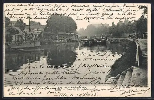 AK Lille, Pont de l`Hippodrome sur la rivière avec paysage urbain et végétation