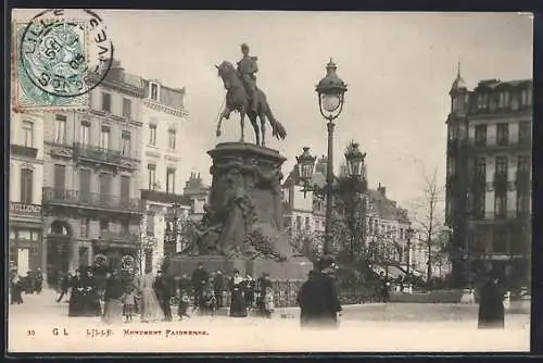 AK Lille, Monument Faidherbe et la place animée