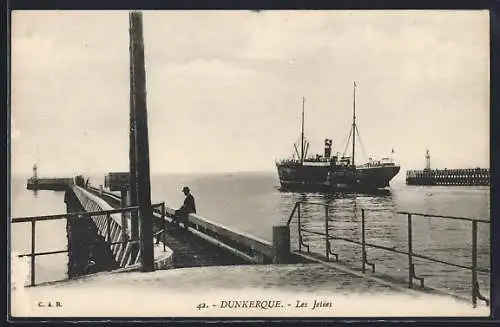 AK Dunkerque, Les Jetées et le navire arrivant au port