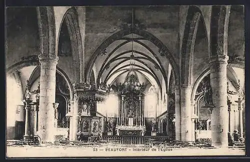 AK Beaufort, Intérieur de l`église