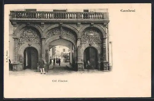 AK Cambrai, Cité Fénelon et ses arches monumentales