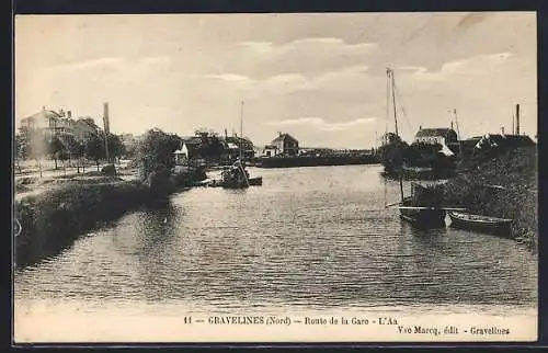 AK Gravelines, Route de la Gare, L`Aa avec bateaux sur la rivière