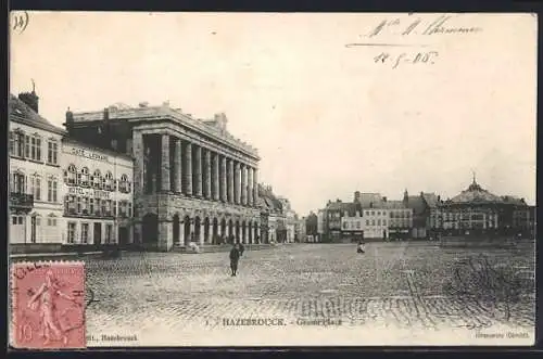 AK Hazebrouck, Grand`Place avec bâtiments historiques et colonne monumentale