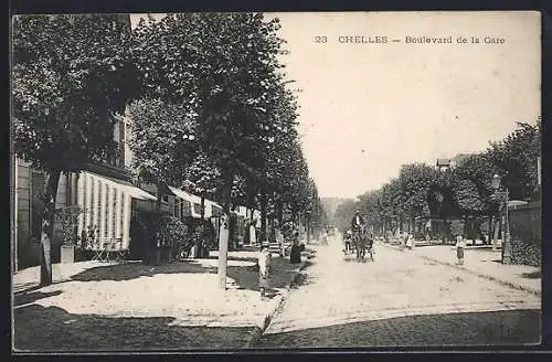 AK Chelles, Boulevard de la Gare avec calèche et arbres alignés