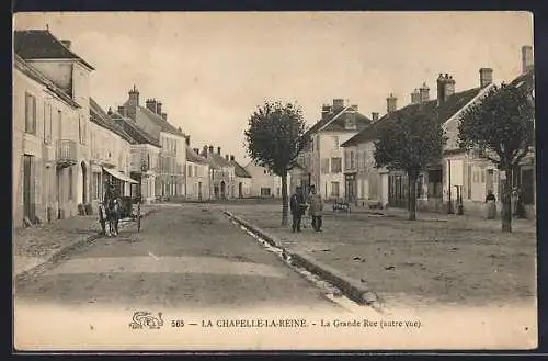 AK La Chapelle-la-Reine, La Grande Rue (autre vue)