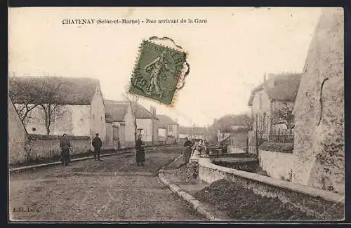 AK Châtenay, Rue arrivant de la Gare