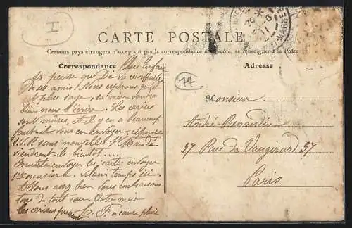 AK La Chapelle-la-Reine, Avenue de Malherbes, Ancien Puits