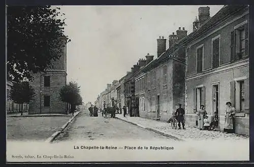 AK La Chapelle-la-Reine, Place de la République