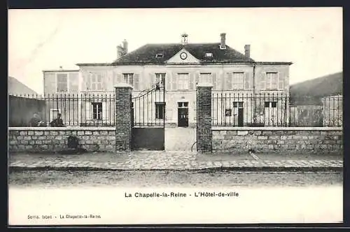 AK La Chapelle-la-Reine, L`Hôtel-de-Ville