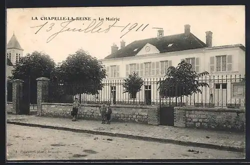 AK La Chapelle-la-Reine, La Mairie