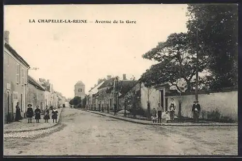 AK La Chapelle-la-Reine, Avenue de la Gare