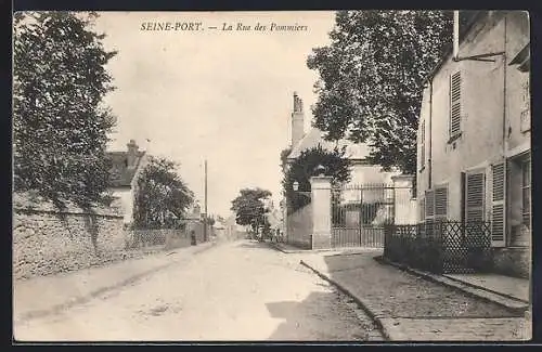 AK Seine-Port, La Rue des Pommiers