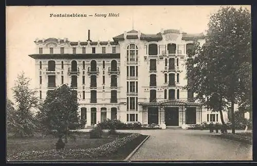 AK Fontainebleau, Savoy Hôtel majestueux entouré de jardins verdoyants