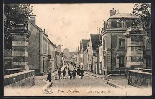 AK Provins, Rue de Courloison avec des enfants jouant dans la rue