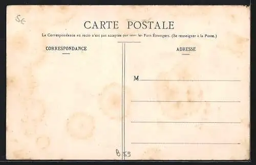 AK Moret-sur-Loing, Avenue de la Gare avec calèche et arbres alignés