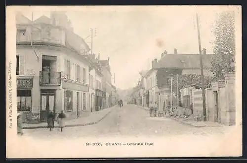 AK Claye, Grande Rue animée avec habitants et commerces