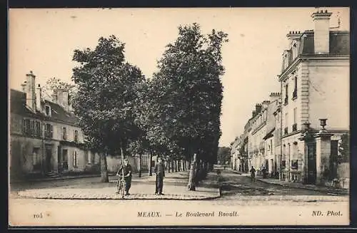 AK Meaux, le Boulevard Rouotl avec des arbres et des bâtiments historiques