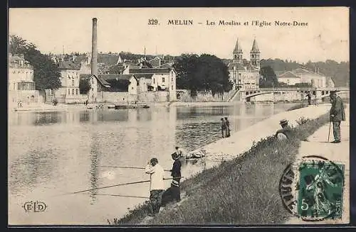 AK Melun, Les Moulins et l`Église Notre-Dame