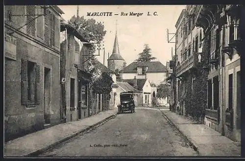 AK Marlotte, Rue Murger avec voiture et clocher en arrière-plan