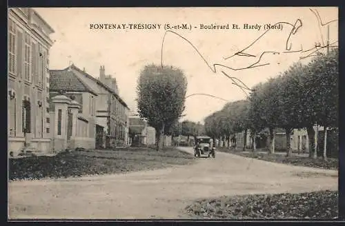 AK Fontenay-Trésigny, Boulevard Et. Hardy avec une voiture ancienne