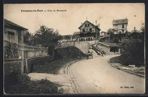 AK Fontaine-le-Port, Côte de Massouris avec route sinueuse et maisons en arrière-plan