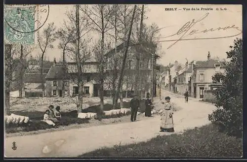 AK Esbly, Vue de la Prairie avec passants et maisons en arrière-plan