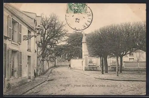 AK Torcy, Place Gerfaut et le Cèdre du Liban