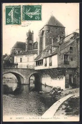 AK Moret, La Porte de Bourgogne et l`église