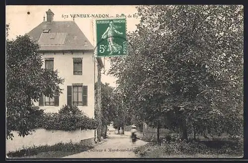 AK Veneux-Nadon, Rue de By avec maison et arbres abondants