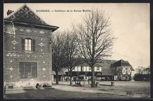 AK Noisiel, Intérieur de la Ferme Modèle