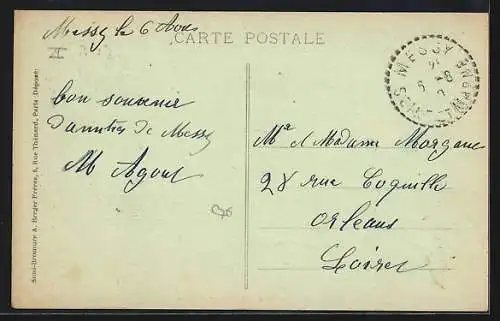 AK Messy, La Rue Mouliignon avec habitants et voiture ancienne