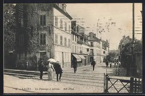 AK Lagny, Le Passage à niveau