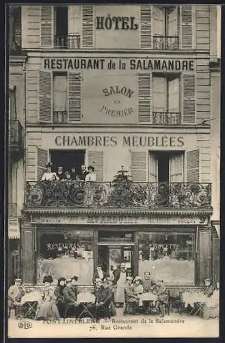 AK Fontainebleau, Restaurant de la Salamandre, 76 Rue Grande, avec clients en terrasse