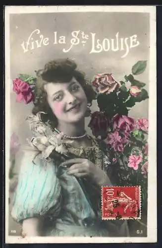 AK Namenstag Louise, Dame mit Blumenstrauss und Perlenkette