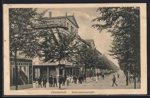 AK Darmstadt, Wilhelminenstrasse mit Geschäft H. Schuchard`s Nachf.