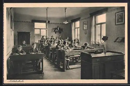 AK Volkach, Institut St. Maria, Mittelschule, Blick in einer Klasse