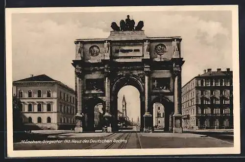 AK München, Siegestor, links Haus des Deutschen Rechts