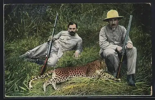 AK Zwei Jäger und erlegter Leopard