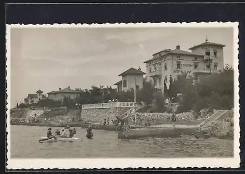 Foto-AK Crikvenica, Blick auf das Strandbad