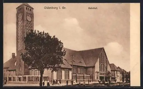 AK Oldenburg i. Gr., Bahnhof mit Uhrturm