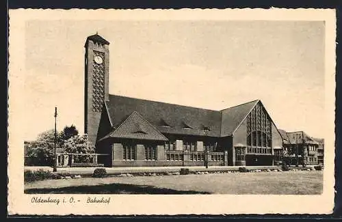 AK Oldenburg i. O., Bahnhof mit dem Uhrturm