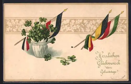 AK Ein Strauch Glücksklee und Zweibund-Flaggen, Geburtstagskarte