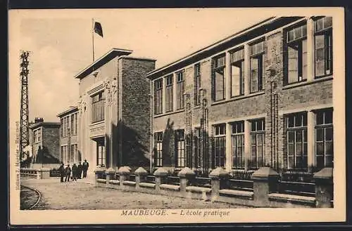 AK Maubeuge, L`école pratique